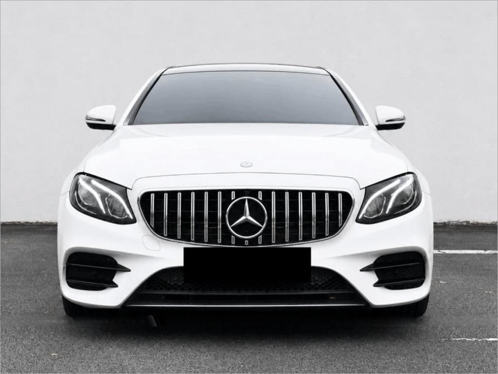Mercedes-Benz E-Class E200 AMG Line Premium Plus Panoramic Roof (New 5-yr COE), photo 1 of 10